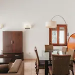 Casa Parella Y Casa Araucaria *